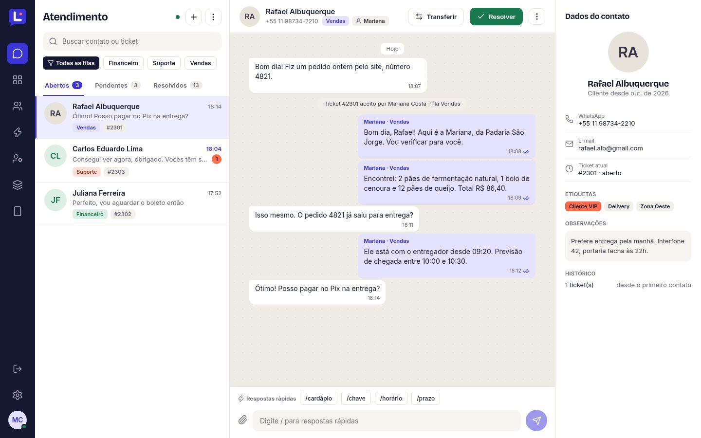 Tela de atendimento do Lumzo com conversas e chat aberto